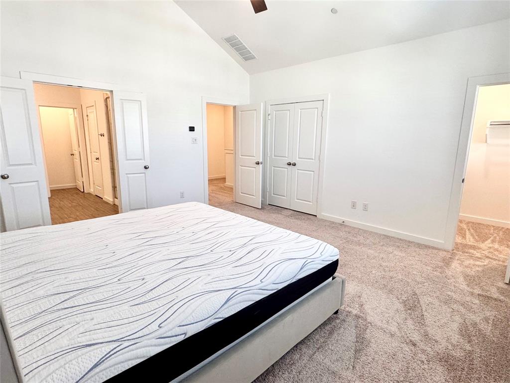 IRON HORSE COMMONS - Residential Lease