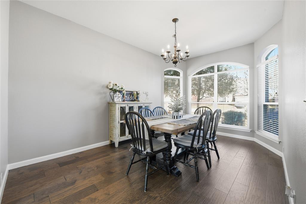 2736 Maple Creek Drive