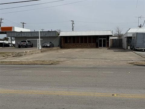 104 S Roger Road Irving TX 75060