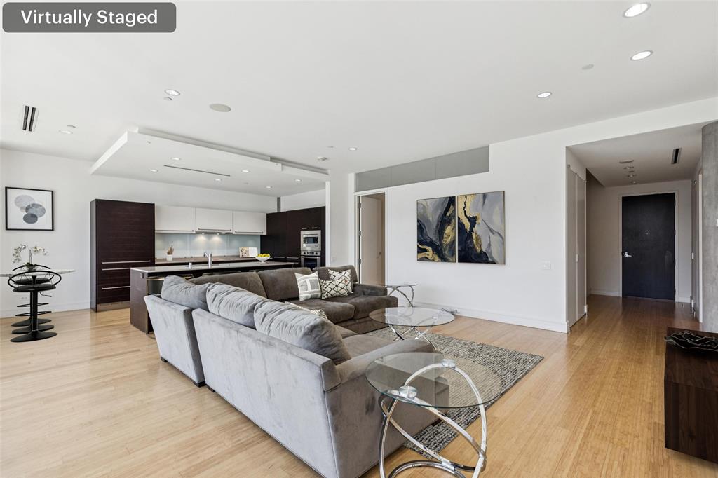 2408 Victory Park Lane 838