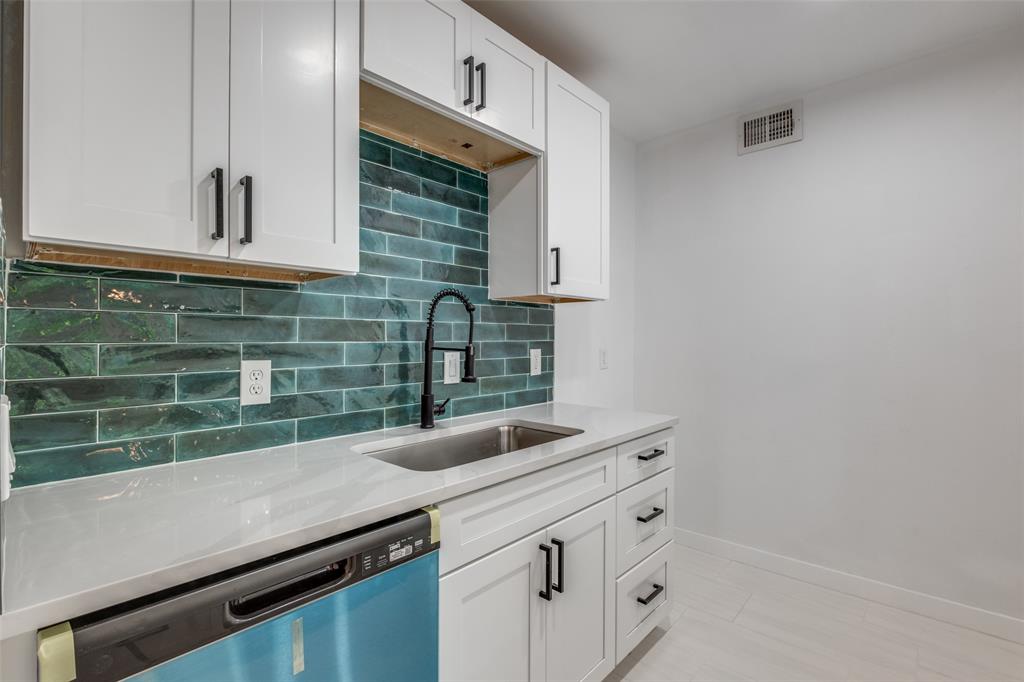 Oakhollow Condo - Residential