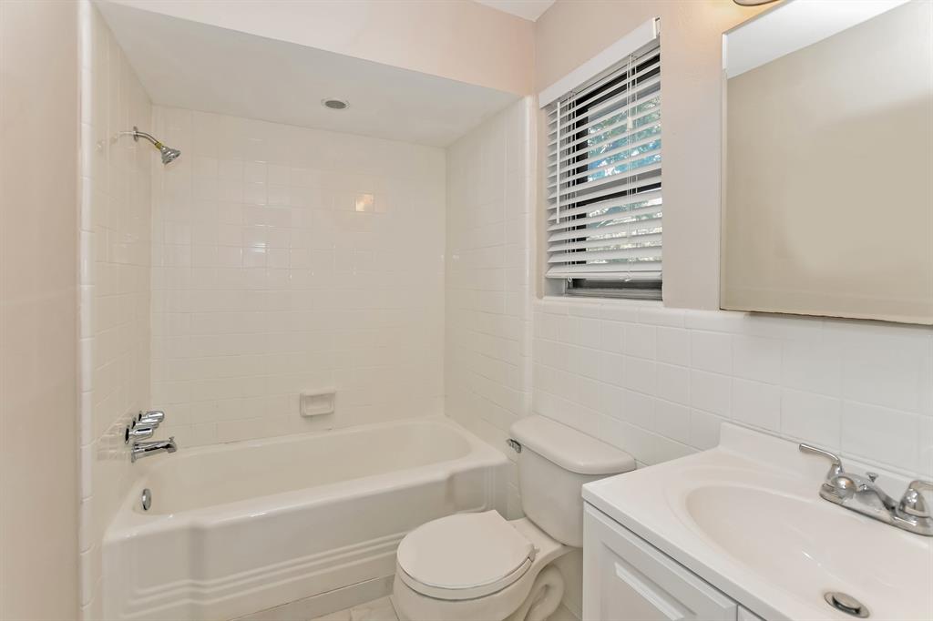 Chapel Hill 03 - Residential Lease