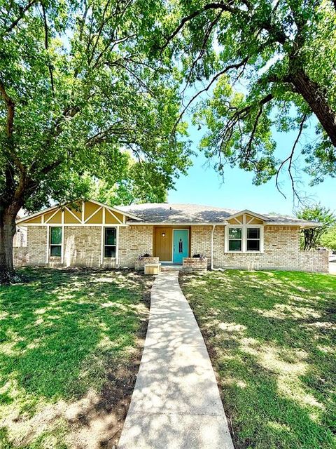 701 Lindenwood Drive Lancaster TX 75134