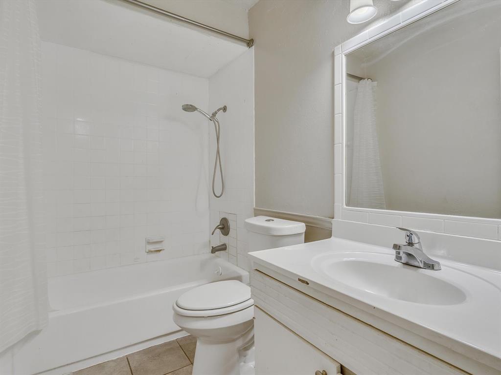 Colonial Gardens Condo - Residential