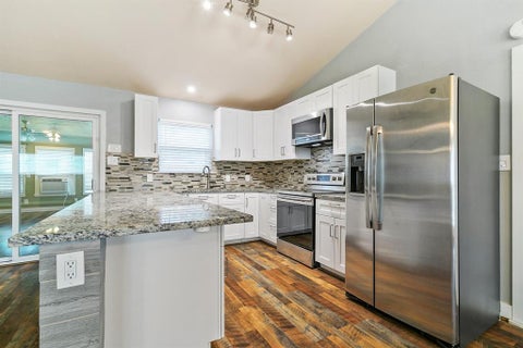 Photo of 909 N Dove Road, Grapevine, TX 76051 (MLS # 21392948)