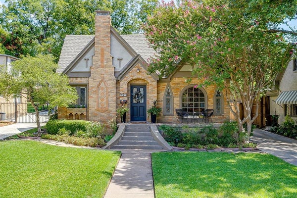 2209 TREMONT AVE, FORT WORTH, TX 76107 - Image f280482e2f2ca44c54810edff215a07a/1736796265