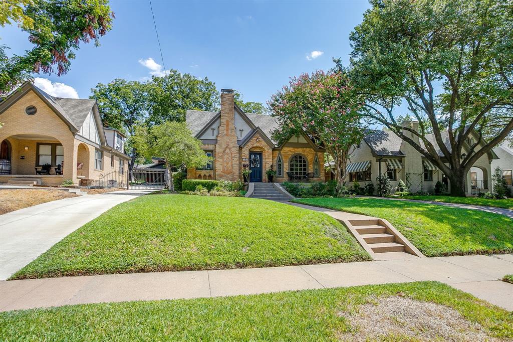 2209 Tremont Avenue