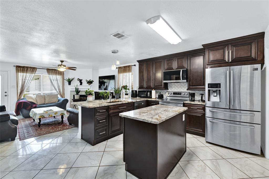 3553 Leigh Court