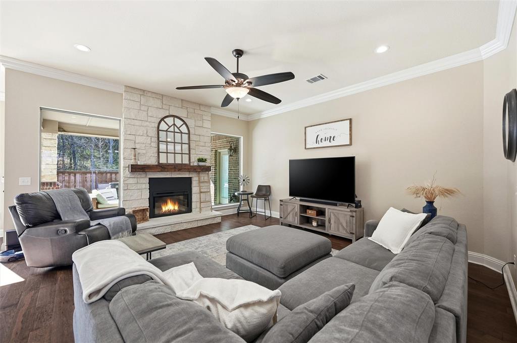 21 Lone Oak Boulevard