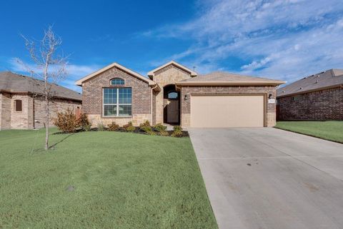 Photo of 1404 El Cerrito Lane, Cleburne, TX 76033 (MLS # 21211916)