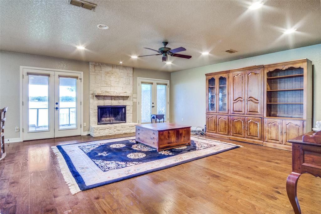 1004 W Lake Drive