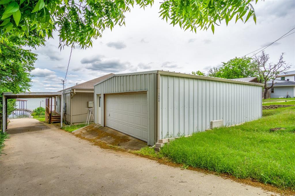 1004 W Lake Drive