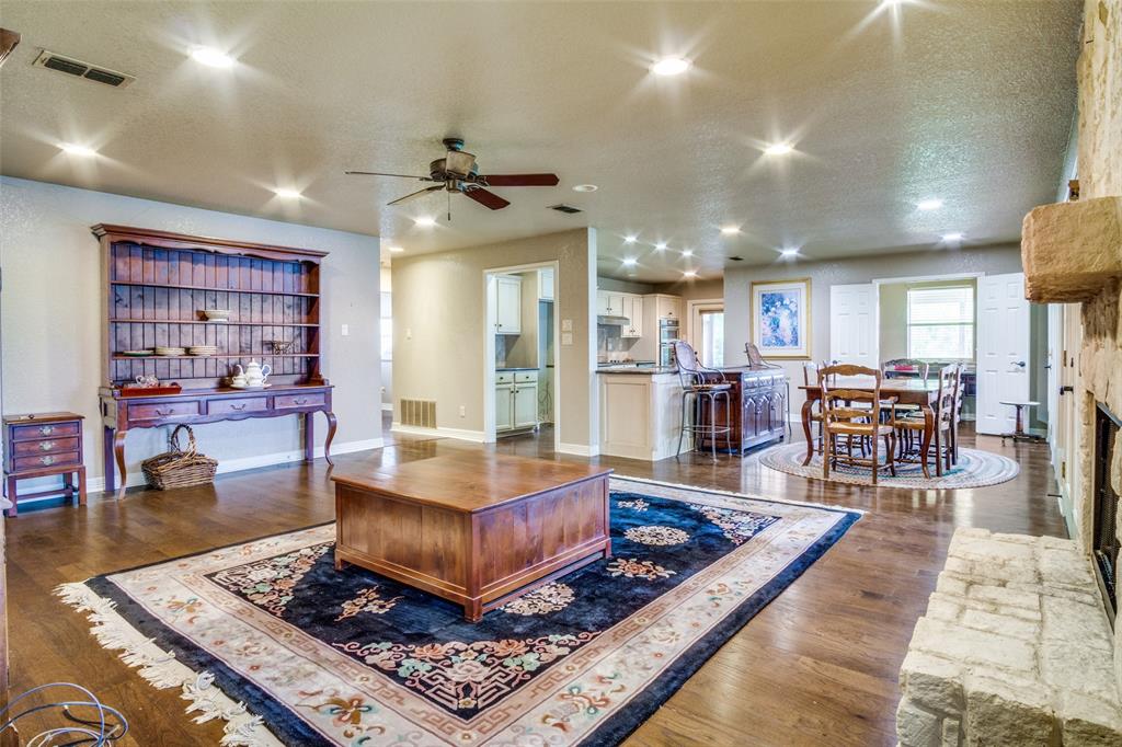 1004 W Lake Drive