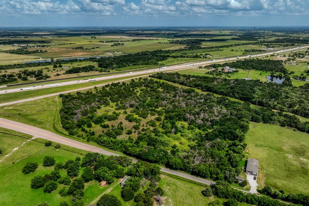 18201 N Interstate 35