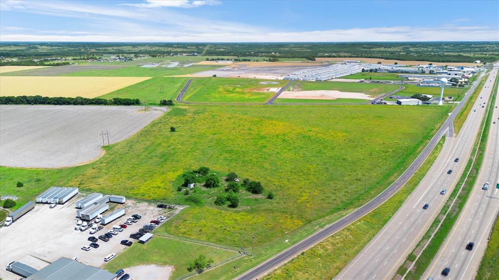 8620 N I-45 Highway N