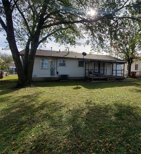 A home in Bonham