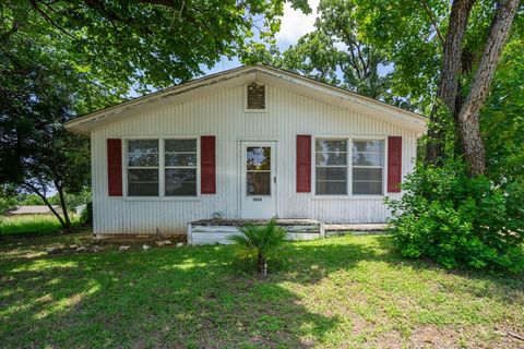 1006 S Sparks Street Alvarado TX 76009
