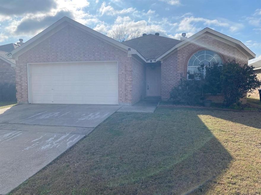 This well-maintained 3-bedroom, 2-bath home offers a spacious living area highlighted by a cozy corner fireplace—perfect for relaxing or entertaining. The split-bedroom floor plan provides added privacy, with a generously sized primary suite featuring dual sinks, a garden tub, separate shower, and a walk-in closet.

The kitchen offers ample storage and a bright breakfast area for casual dining. Secondary bedrooms are nicely sized, ideal for family, guests, or a home office.

Enjoy outdoor living with a covered patio overlooking a large, fenced backyard—perfect for gatherings, pets, or play.