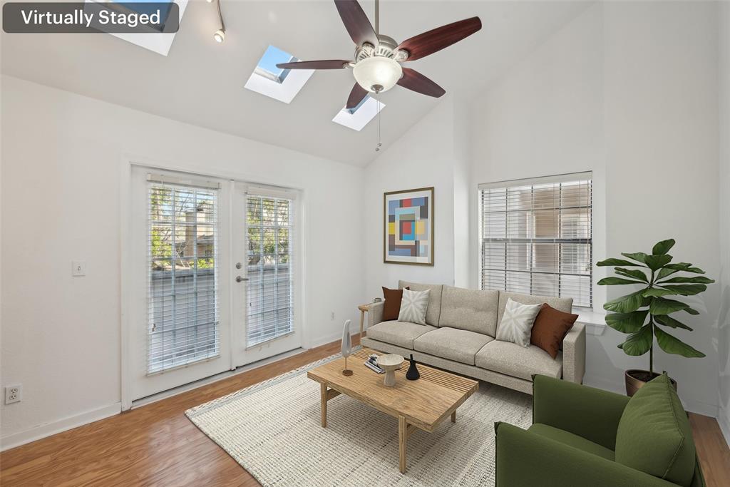 3901 Travis Street 223