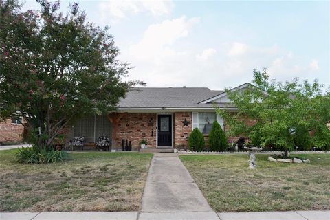 2809 Linden Lea Irving TX 75061