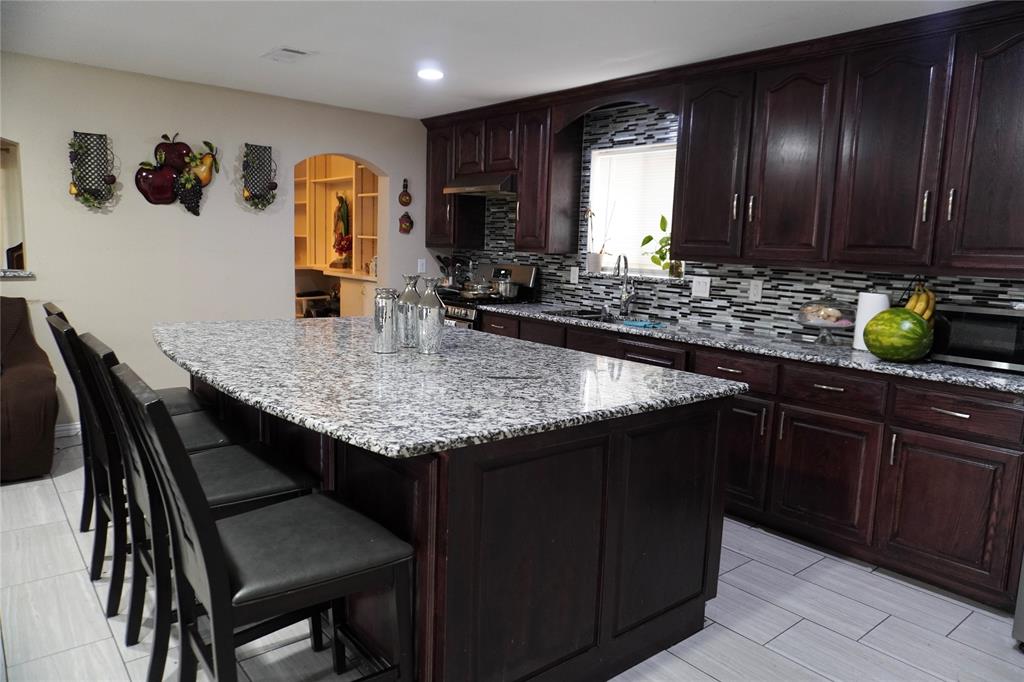 2809 Linden Lea