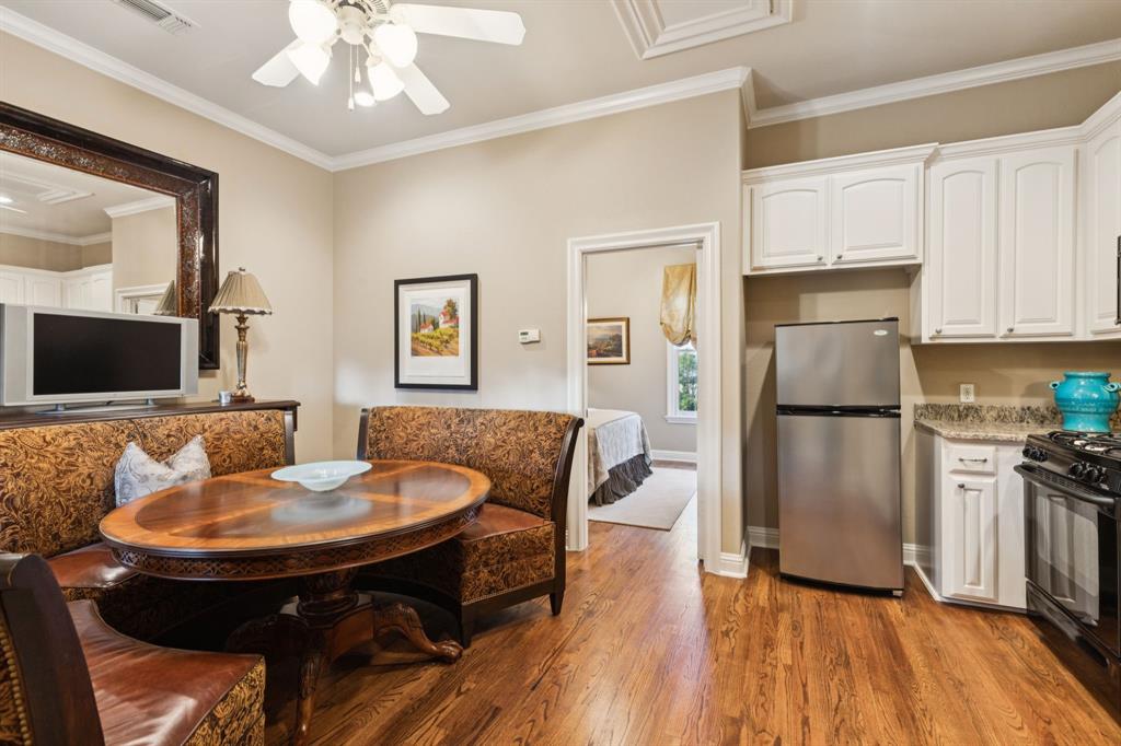 Chateau Du Lac Ph I - Residential