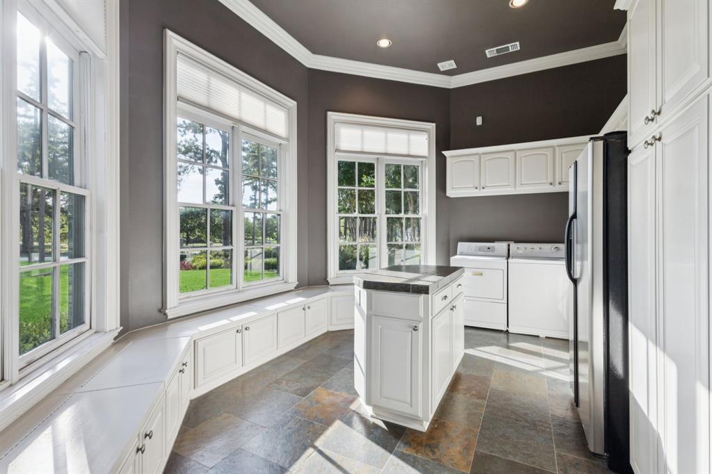 Chateau Du Lac Ph I - Residential