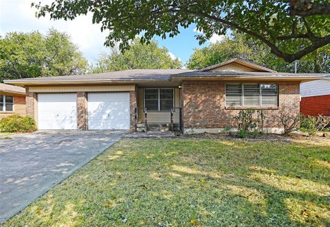 Photo of 3208 Avon Drive, Denton, TX 76209 (MLS # 21398809)