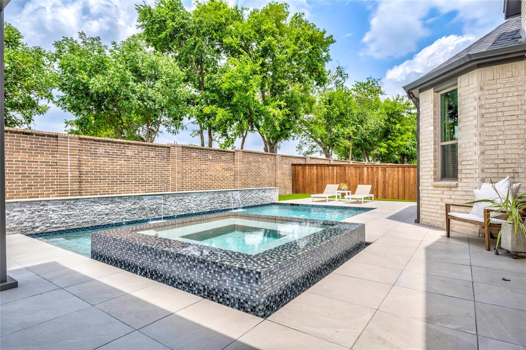 900 Panorama Drive