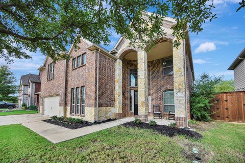 Photo of 1219 Bentley Drive, Roanoke, TX 76262 (MLS # 21419168)