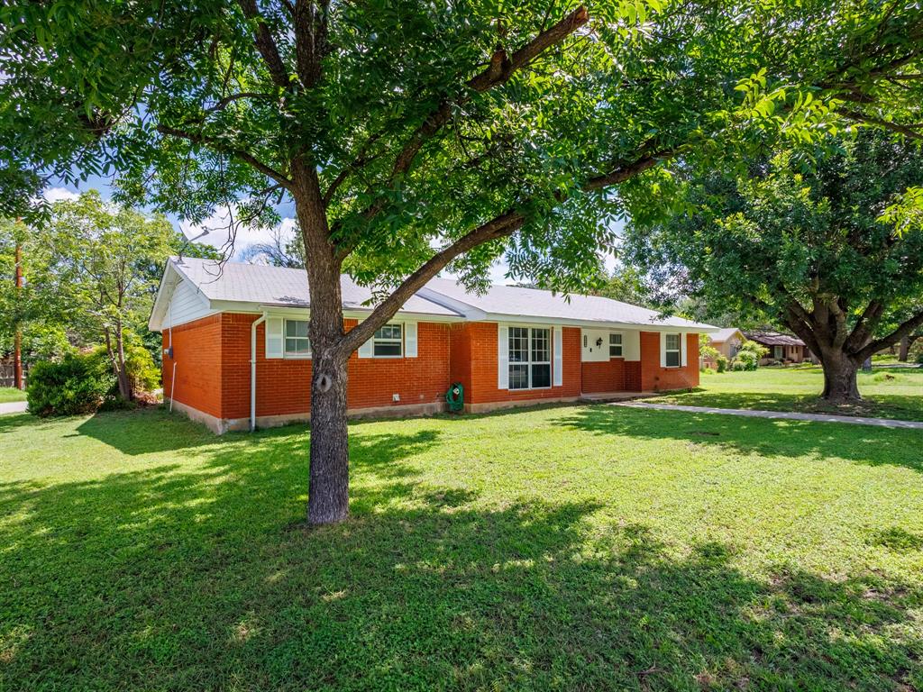 3900 Oakdale Drive
