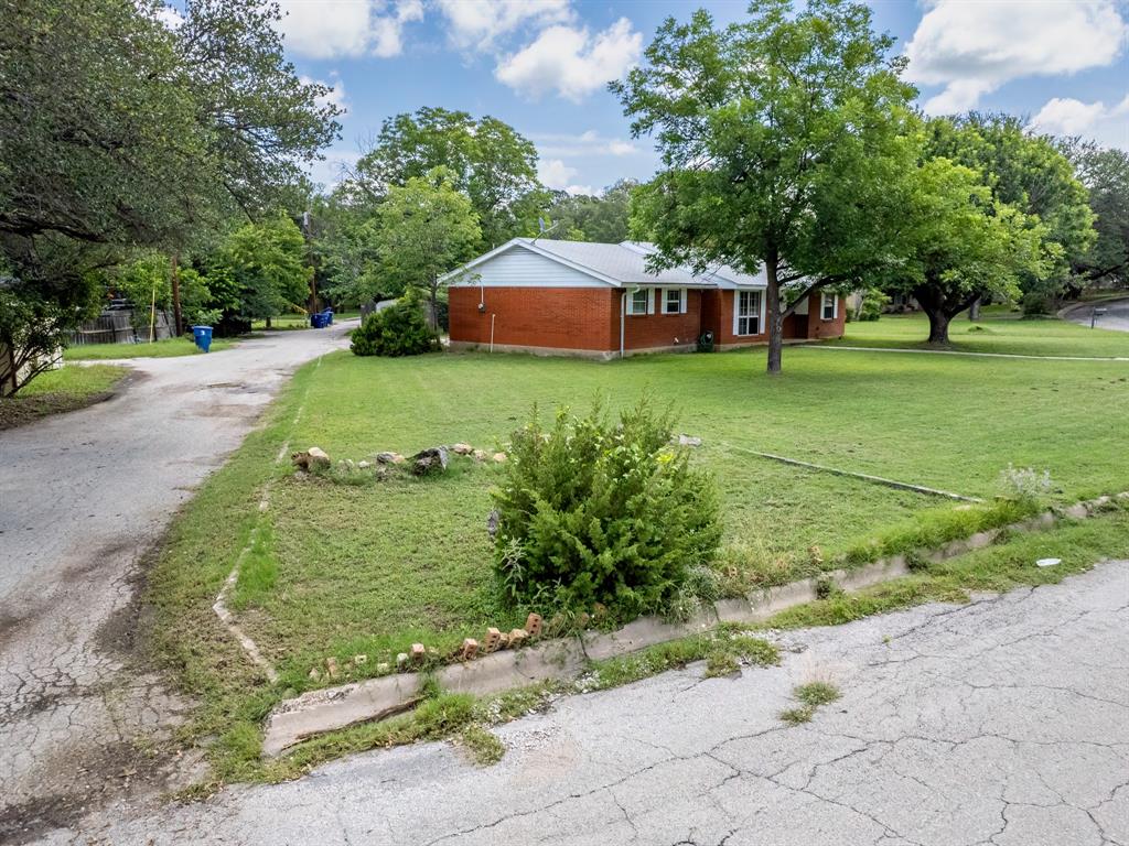 3900 Oakdale Drive
