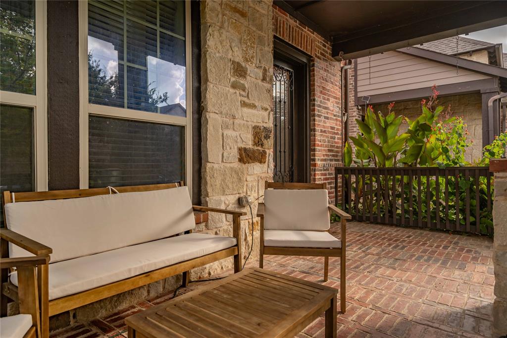 1050 Lone Ivory Trail