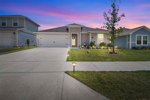 Photo of 6505 Shoreline Lane, Princeton, TX 75407 (MLS # 21276057)