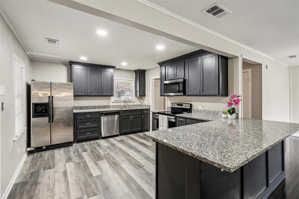 Fort Worth, Texas 76133, United States, 4 Bedrooms Bedrooms, ,2 BathroomsBathrooms,Residential,Pending,20548