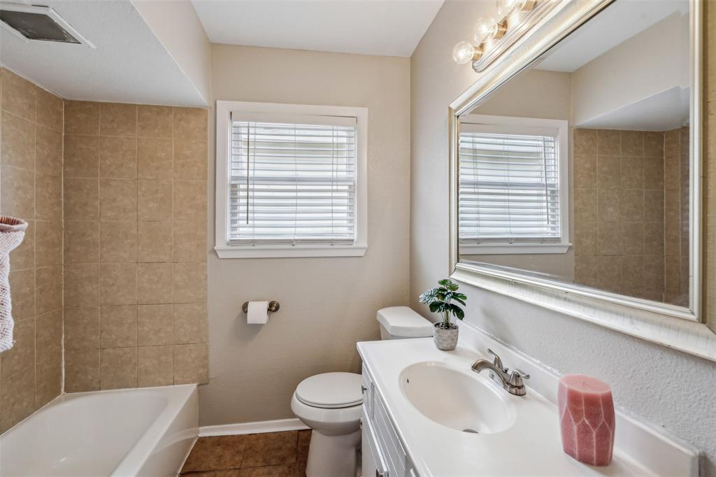 Fort Worth, Texas 76133, United States, 4 Bedrooms Bedrooms, ,2 BathroomsBathrooms,Residential,Pending,20548