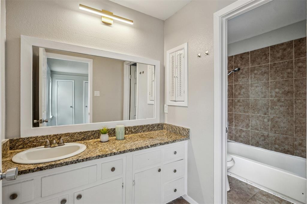 Fort Worth, Texas 76133, United States, 4 Bedrooms Bedrooms, ,2 BathroomsBathrooms,Residential,Pending,20548