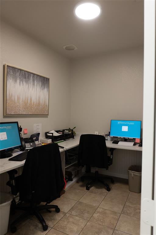 Lakewood Plaza - Commercial Lease