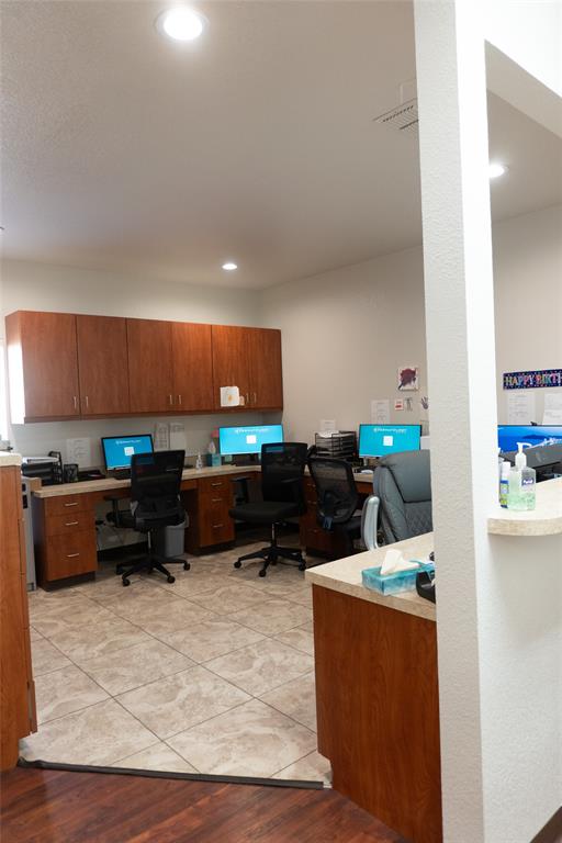 Lakewood Plaza - Commercial Lease