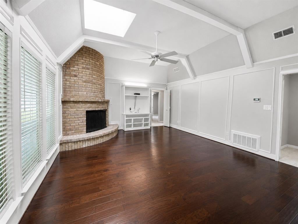 909 Hillsdale Drive
