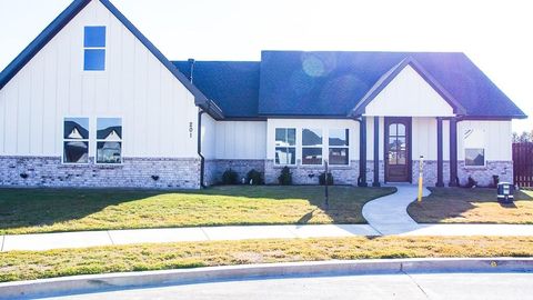 Photo of 201 Bluff Court, Godley, TX 76044 (MLS # 21113225)