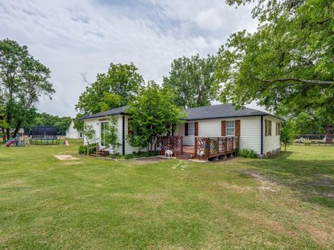 Photo of 411 W Houston Street, Leonard, TX 75452 (MLS # 21311753)