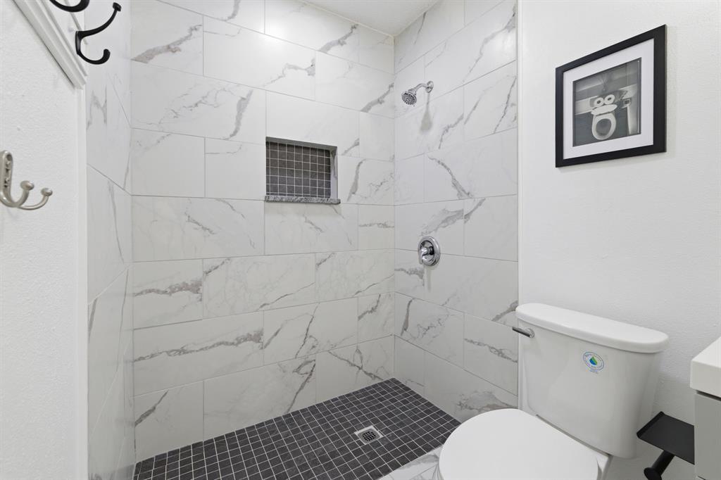 Valley Forge Bl 15933 Un 3 - Residential