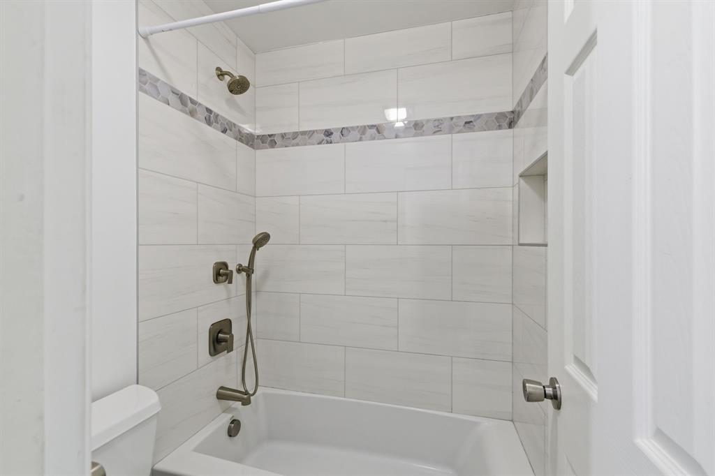 Valley Forge Bl 15933 Un 3 - Residential