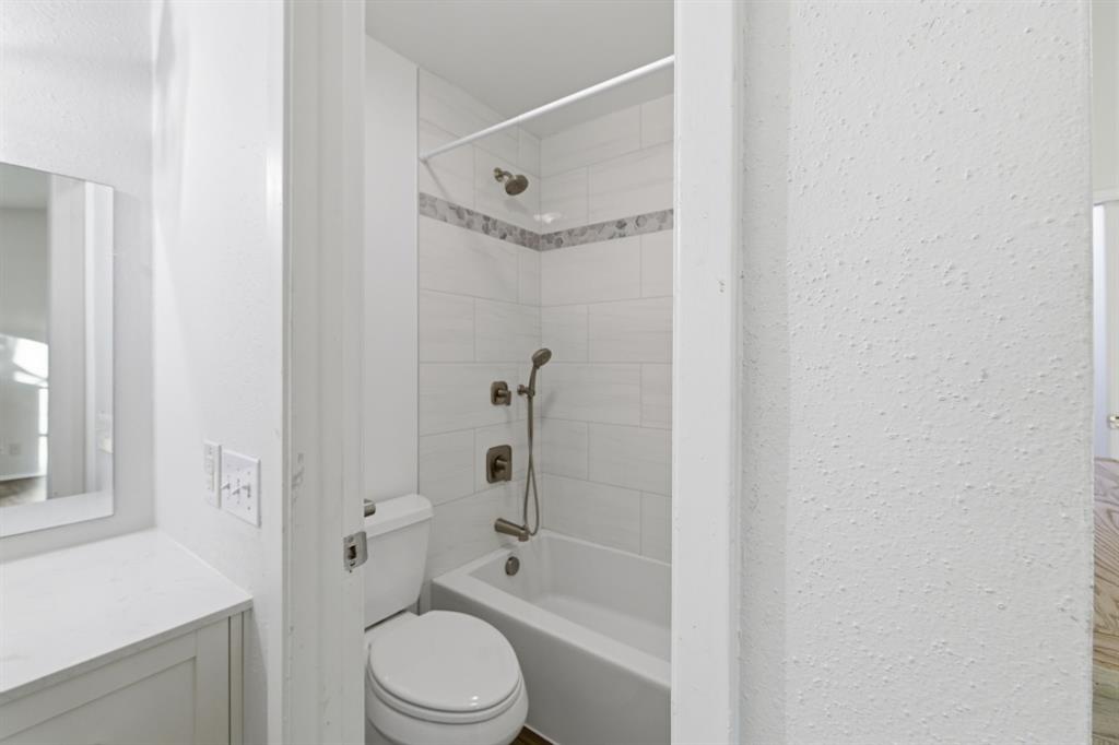 Valley Forge Bl 15933 Un 3 - Residential