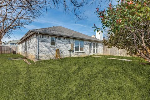 Tiny photo for 800 Ponselle Drive, Arlington, TX 76001 (MLS # 21152958)