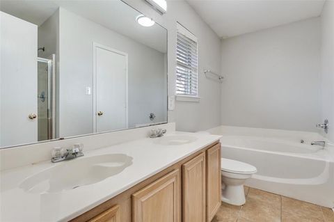Tiny photo for 800 Ponselle Drive, Arlington, TX 76001 (MLS # 21152958)