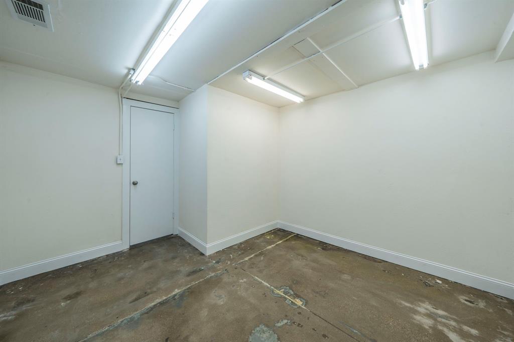 O T Ennis - Commercial Lease