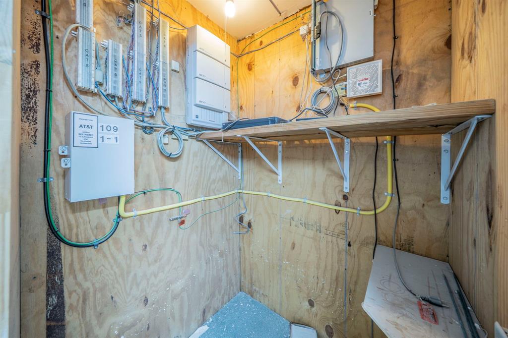 O T Ennis - Commercial Lease