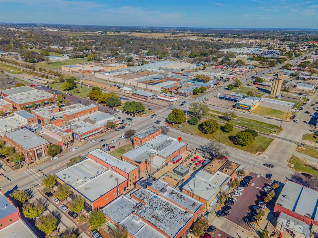 O T Ennis - Commercial Lease